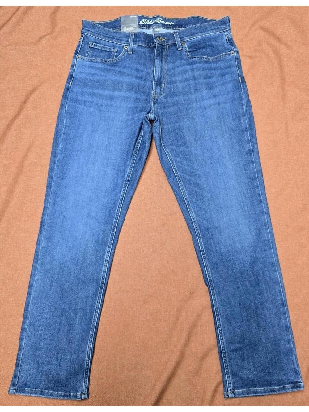 NWT Eddie Bauer Men’s Classic Straight Fit Blue Denim Jeans 34W 30L New